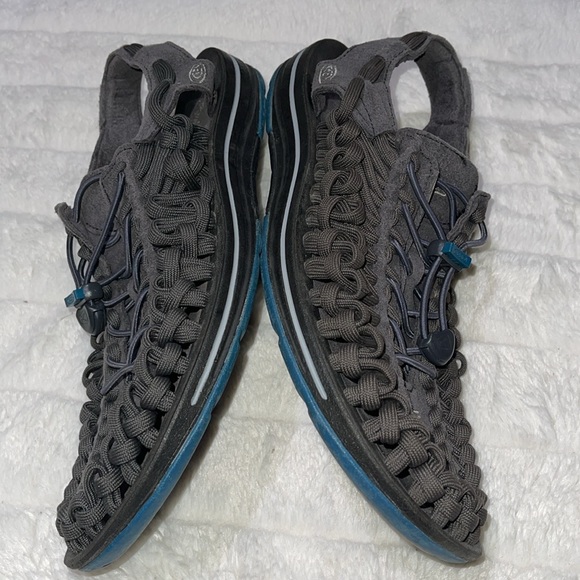 Keen - Picture 3 of 9